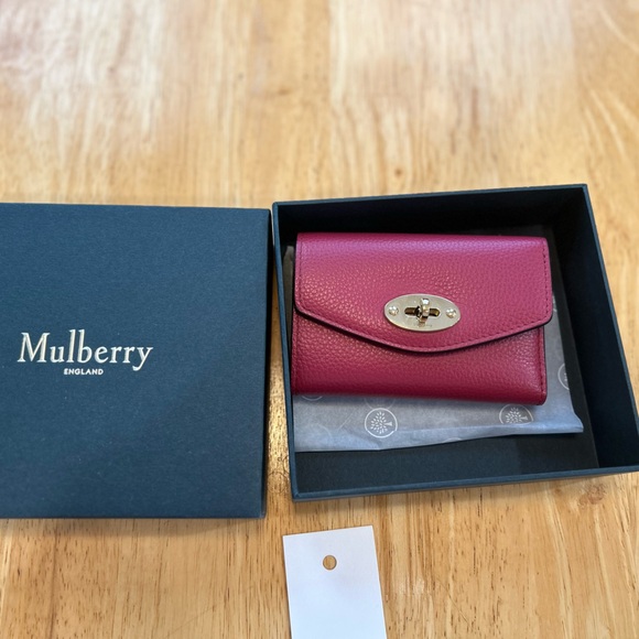 Pink Mulberry wallet very cutesy - used a few times -